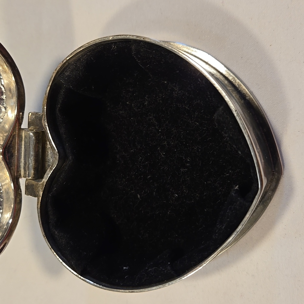 Vintage Silver Plated Heart jewelry box trinket holder - Picture 3 of 8